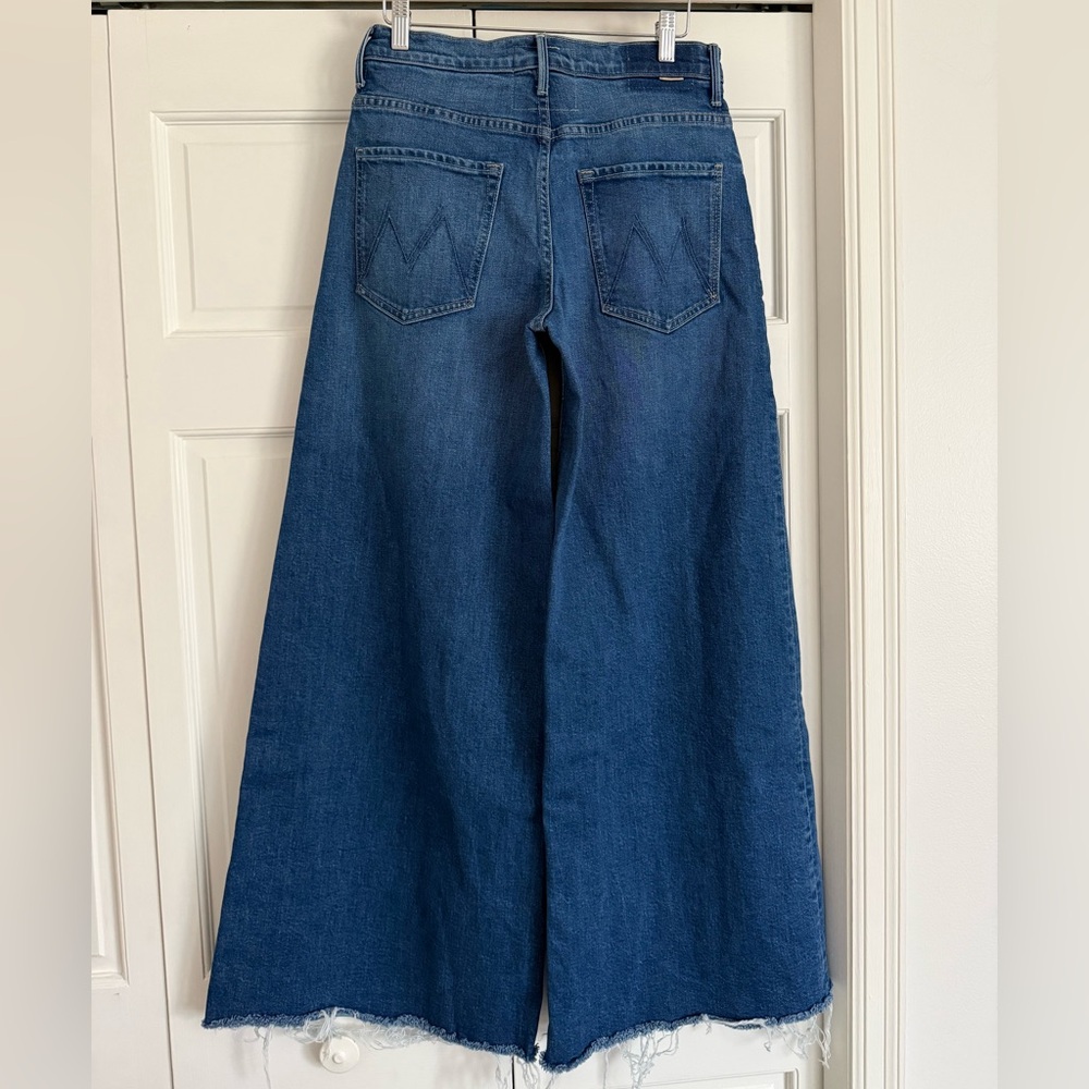 MOTHER The Swisher Sneak Fray Jeans - 27 - Picture 9 of 11